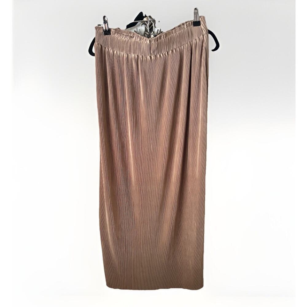Easel Size Large Champagne Pleated Skirt With Side Slit - Picture 2 of 6
